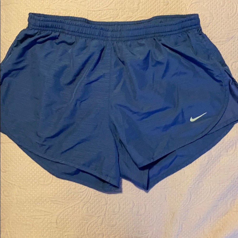Nike shorts - Picture 1 of 4